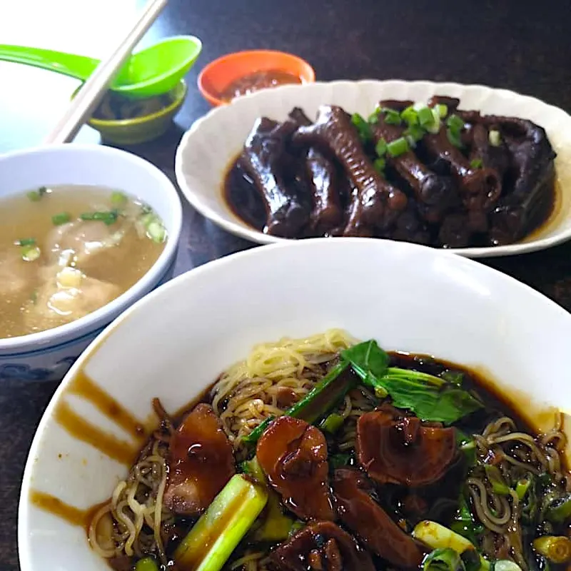 Kow Low Wantan Mee — dish from the review