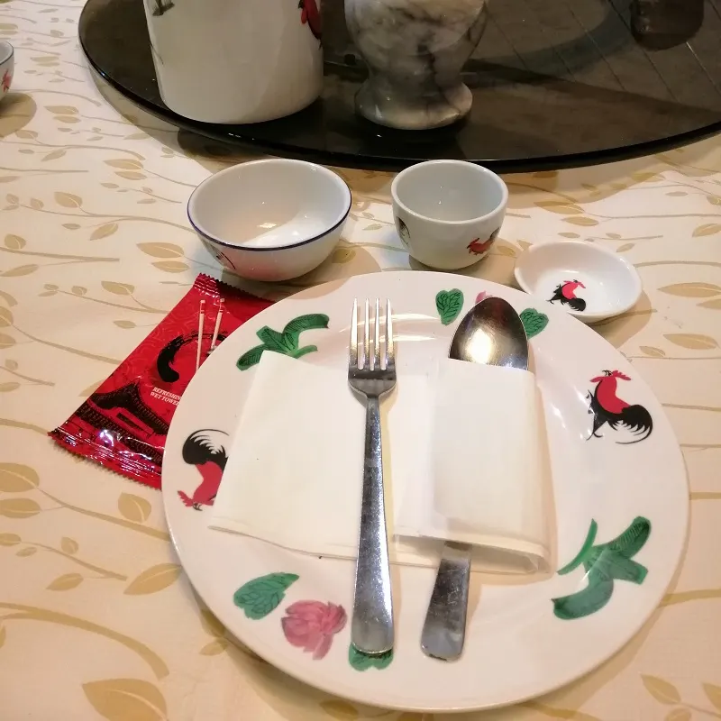 Super Tanker 25-Year Oyster Omelette — interior