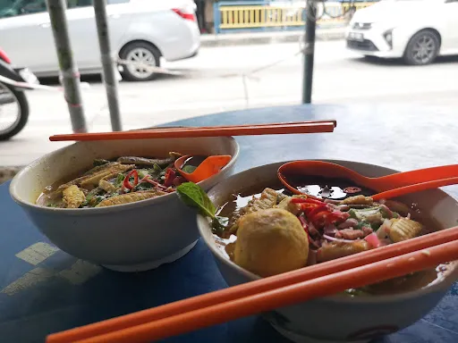 gee unise — photo from their Google review