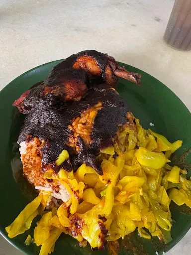 aqilah murad — photo from their Google review