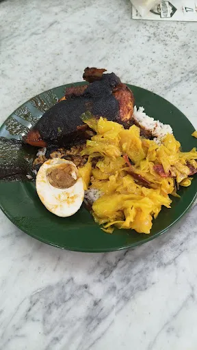 Aida Ali — photo from their Google review
