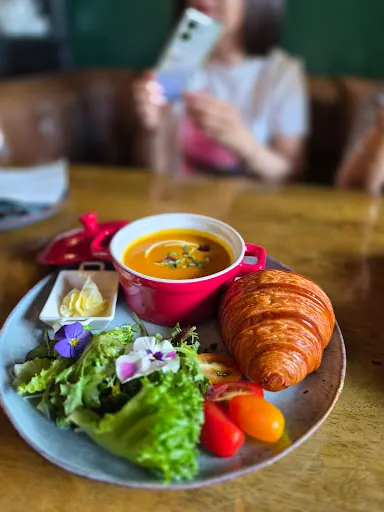 sue san Lor — photo from their Google review