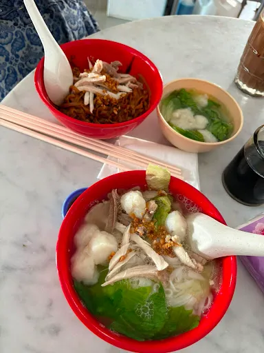 Lie Evita sadeli — photo from their Google review