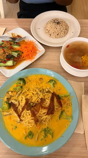 Maelle Geskoff — photo from their Google review