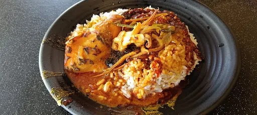 Mohamed Zubir — photo from their Google review