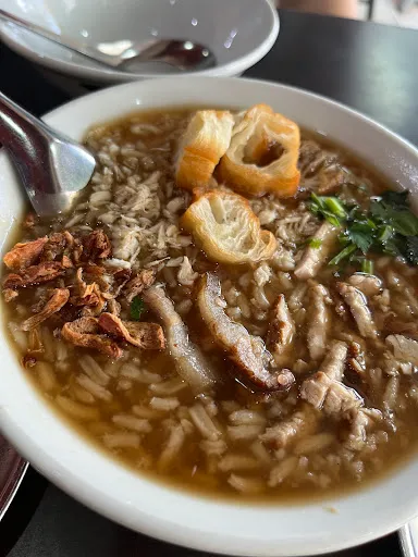 Yiwei Lin — photo from their Google review