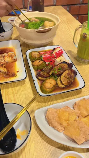 洪玉庭 — photo from their Google review