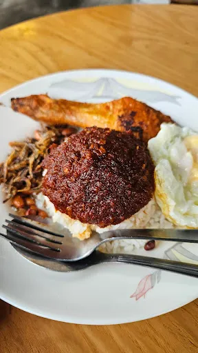 Azlan — photo from their Google review