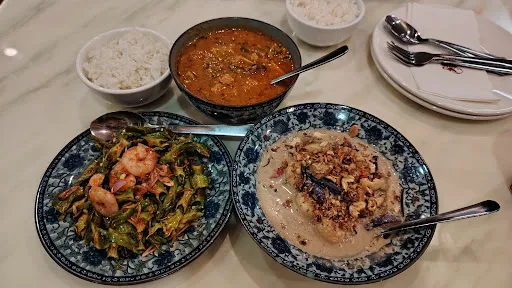 Yenni Vinolia — photo from their Google review