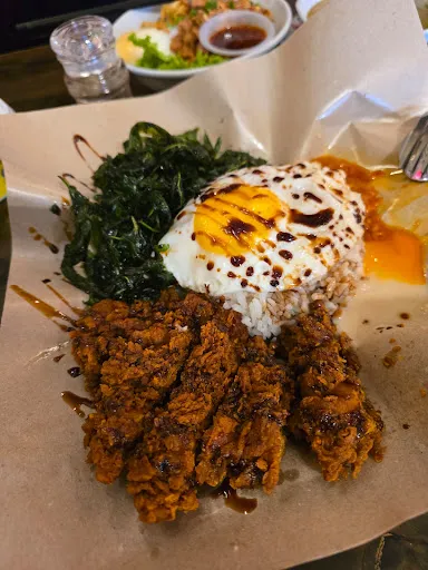 Fee Pee — photo from their Google review