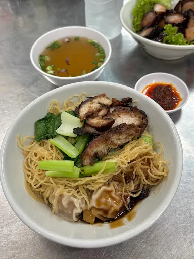 加熱鹵味 — photo from their Google review
