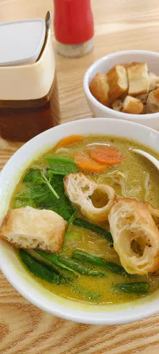 chin — photo from their Google review